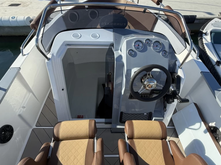 trident 630 Open mieten l'Escala