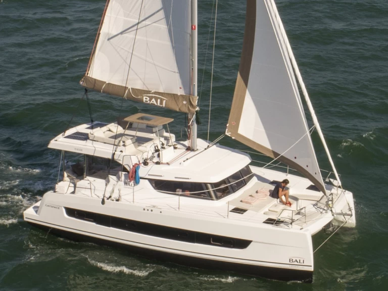 YachtCharter in Saint-Mandrier-sur-Mer - Bali Bali Catspace Voile auf SamBoat