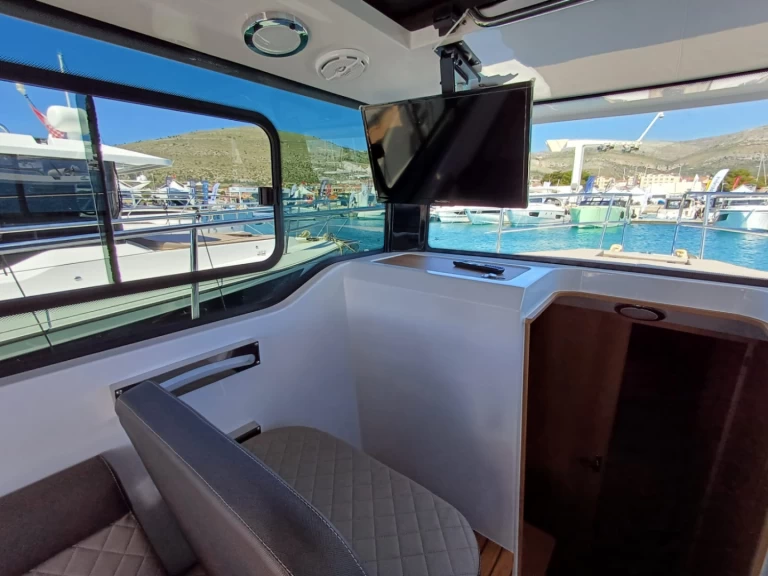 Motorboot mit oder ohne Skipper Nikhen mieten in Seget Donji