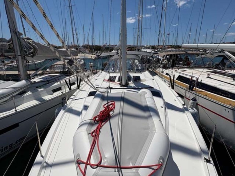 Segelboot mieten in Jezera zum besten Preis