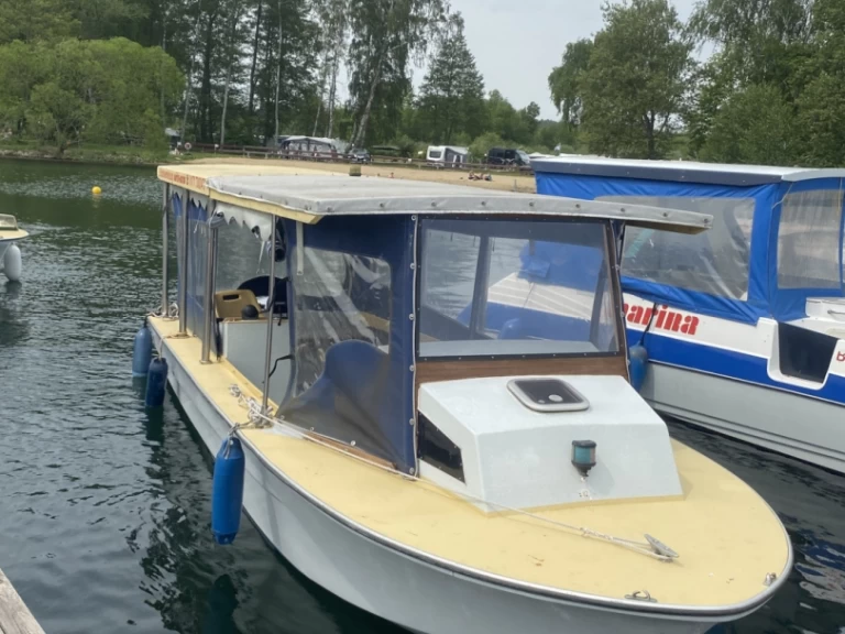 Hausboot mit oder ohne Skipper Tagescharter mieten in Waren (Müritz)