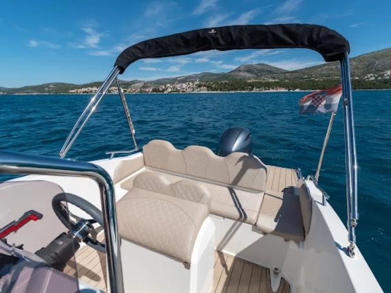 Motorboot mit oder ohne Skipper speedy mieten in Trogir