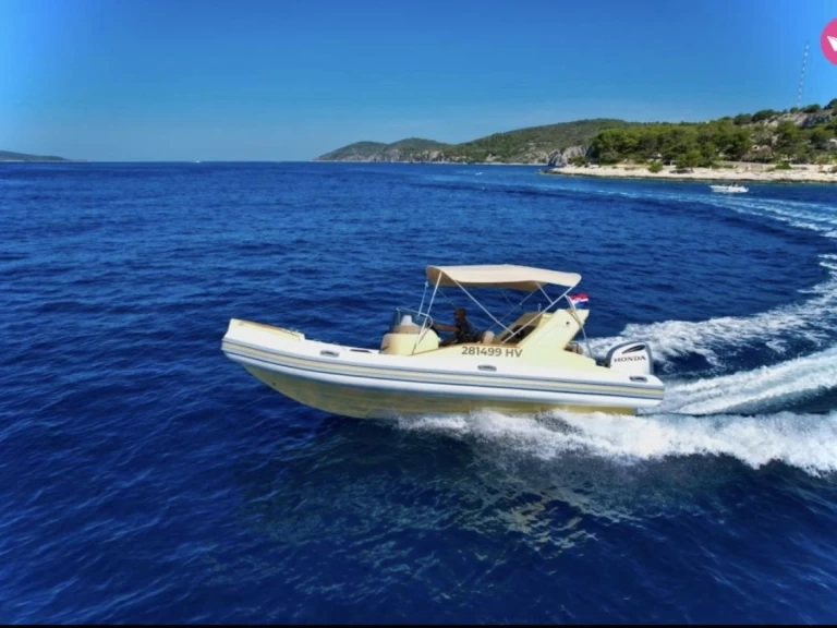 Motorboot mieten in Hvar zum besten Preis