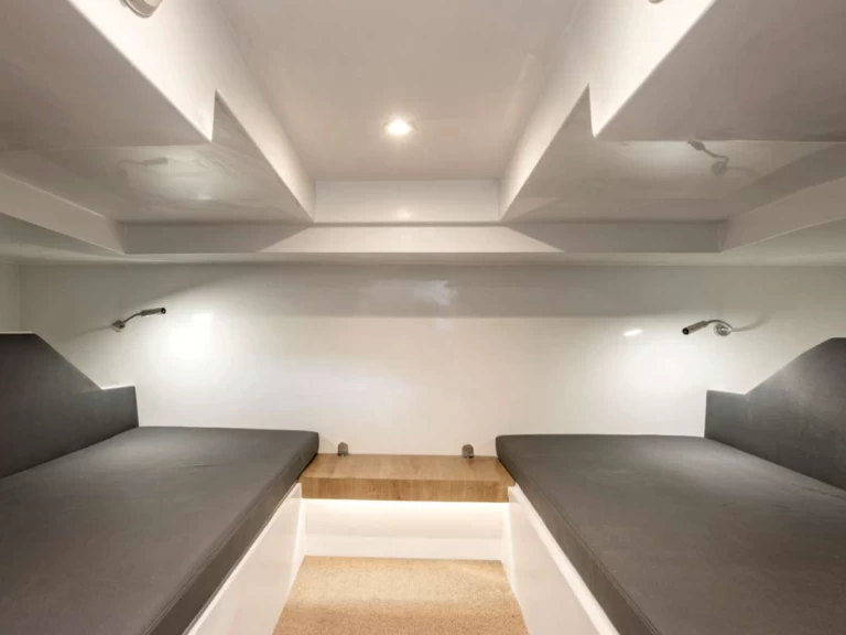 De Antonio 33 SEEA ONE mieten Ibiza Town