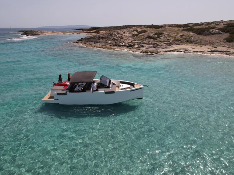 Ein De Antonio 33 SEEA ONE mieten in Ibiza Town