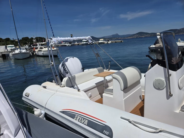 Schlauchboot mit oder ohne Skipper Selva mieten in Giens