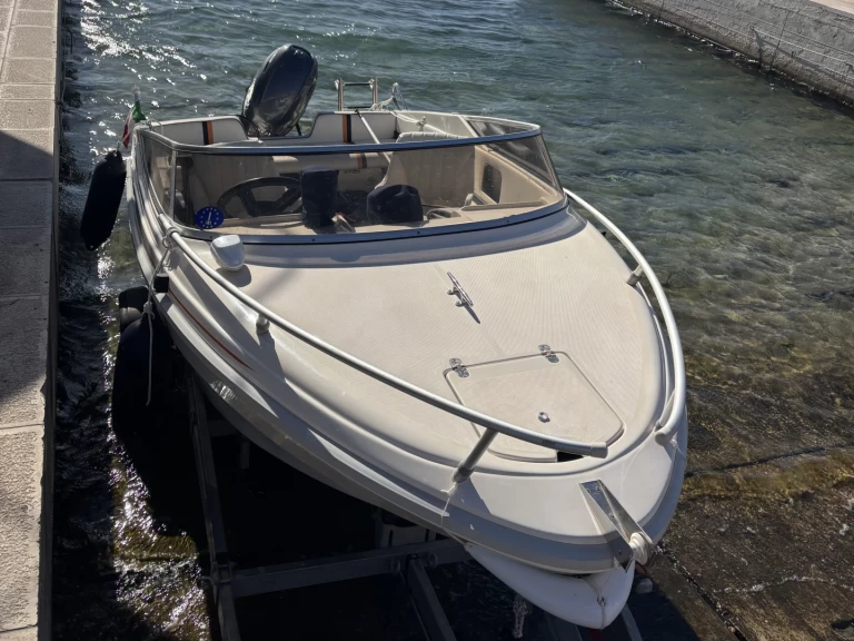 Vermietung Motorboot Rio mit Führerschein