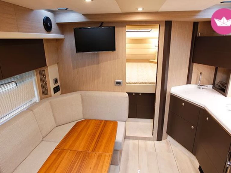 Ein Cranchi Z35 mieten in Taormina