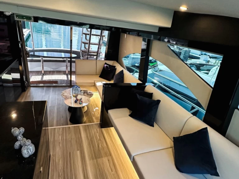 Yacht mieten in Dubai Marina zum besten Preis
