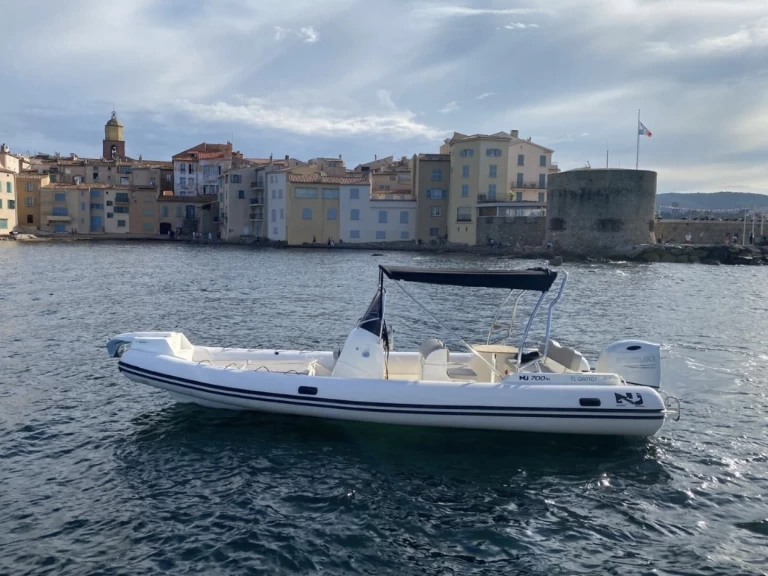 Ein Nuova Jolly NJ 700 XL mieten in Cogolin