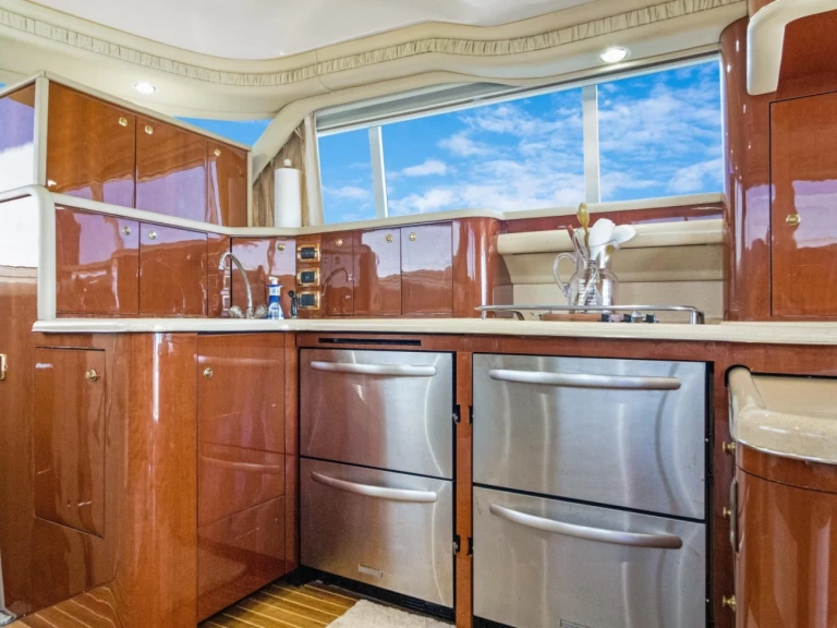 Ein Sea Ray Sea Ray 550 Sedan Bridge mieten in Miami