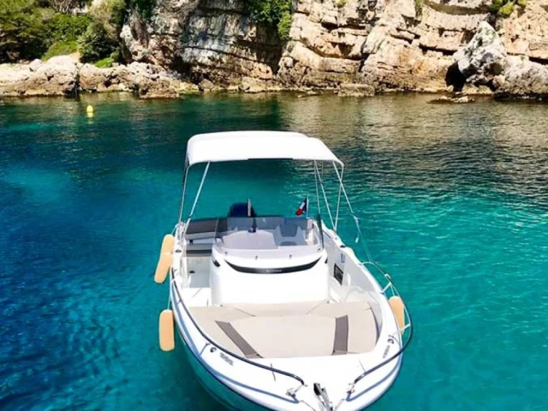 YachtCharter in Antibes - Jeanneau Cap Camarat 6.5 Style auf SamBoat