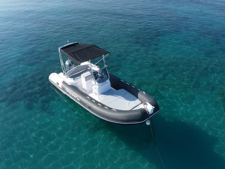 Ein Capelli Tempest 625 Easy mieten in Latchi