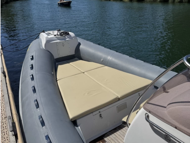 Schlauchboot mit oder ohne Skipper Sacs mieten in Mandelieu-la-Napoule