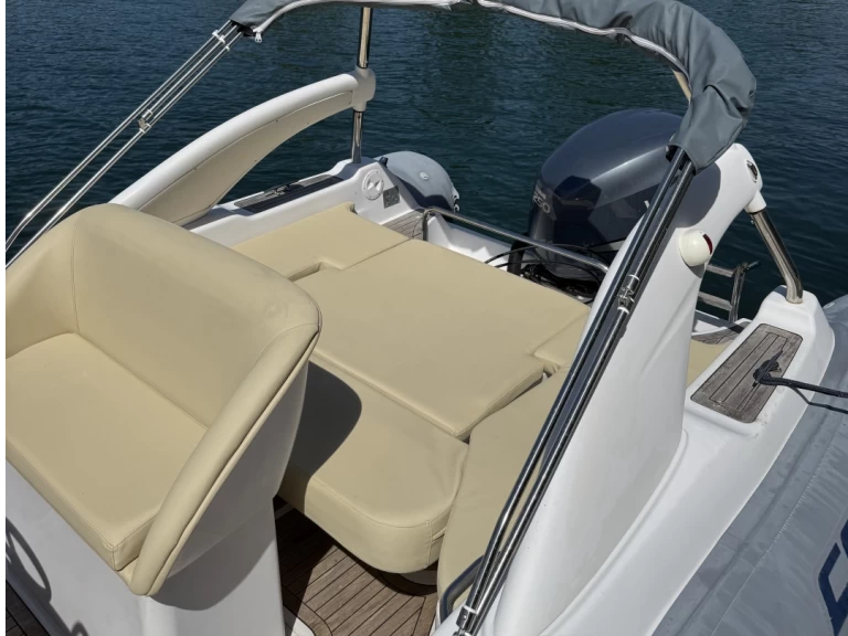 Ein Sacs Sacs S 780 mieten in Mandelieu-la-Napoule