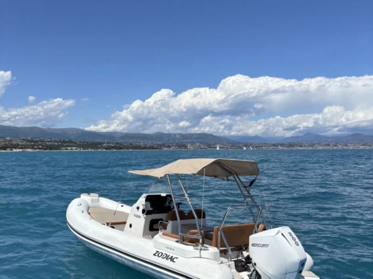 Schlauchboot mit oder ohne Skipper Zodiac mieten in Antibes