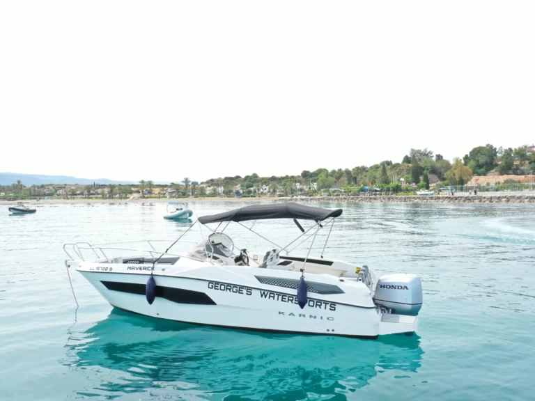 Ein Karnic KARNIC 701 SL mieten in Latchi