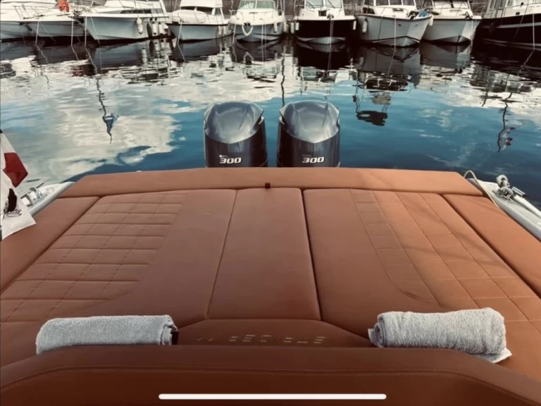 Boot mieten Ajaccio günstig SACS 10 STRIDER