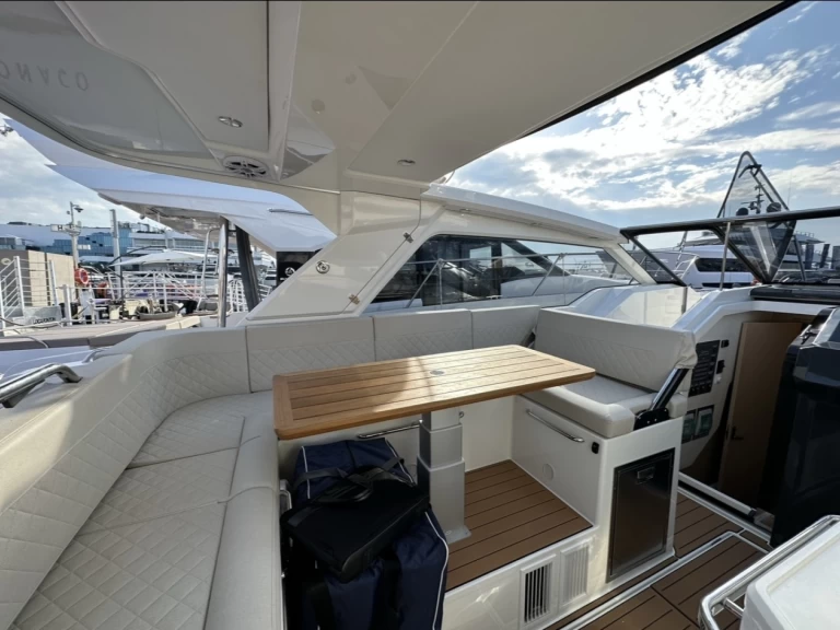 Motorboot mit oder ohne Skipper Parker mieten in Marine de Sant'Ambrogio