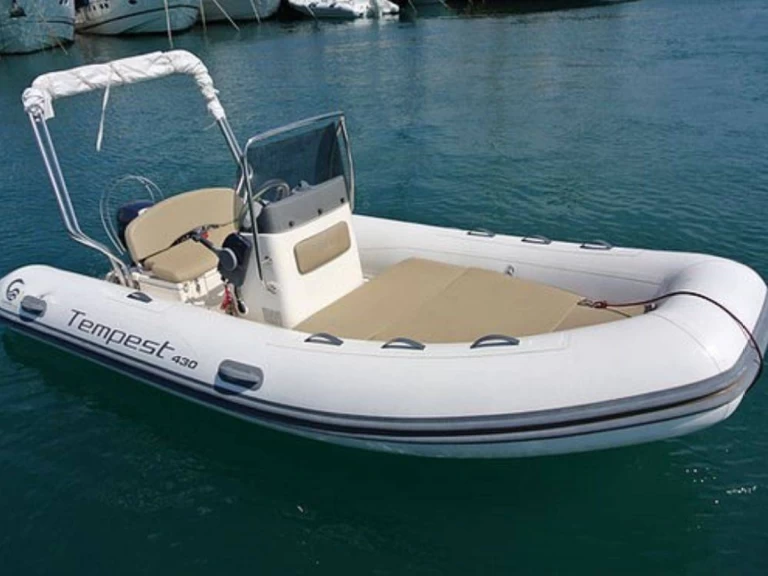 Schlauchboot mit oder ohne Skipper Capelli mieten in Port de Hyères (St Pierre)