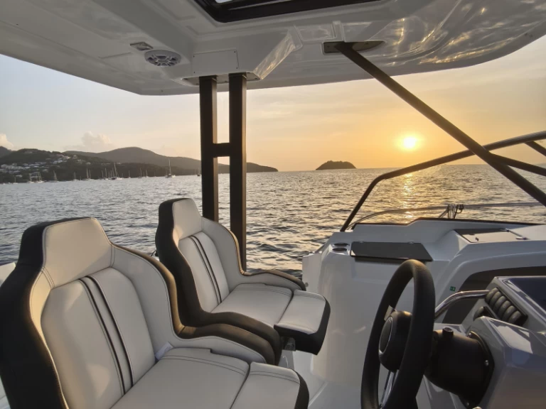 Jeanneau Cap Camarat 9.0 WA mieten Les Trois-Îlets