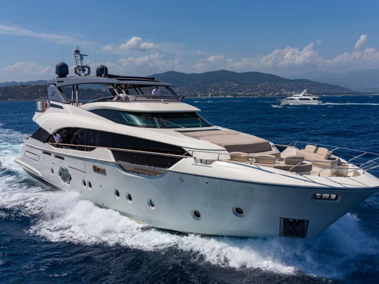 MonteCarloYachts Esmeralda of the Seas mieten Saint-Raphaël