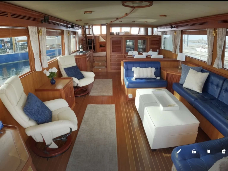 Boot mieten Newport günstig What's Next