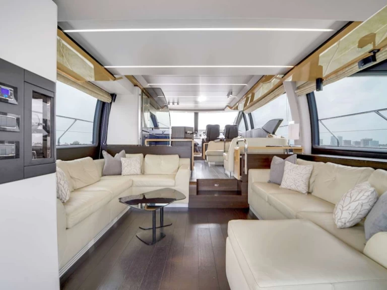 Vermietung Yacht Azimut mit Führerschein