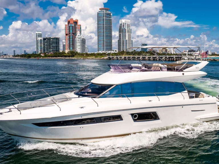 Prestige Yachts Whisky and Waves mieten Miami