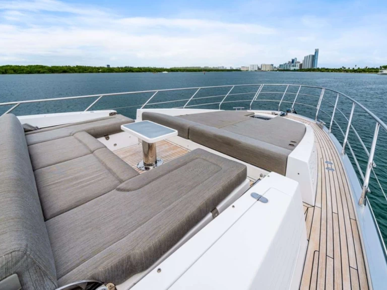 Vermietung Yacht Azimut mit Führerschein