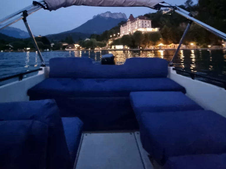 Motorboot mieten in Annecy zum besten Preis