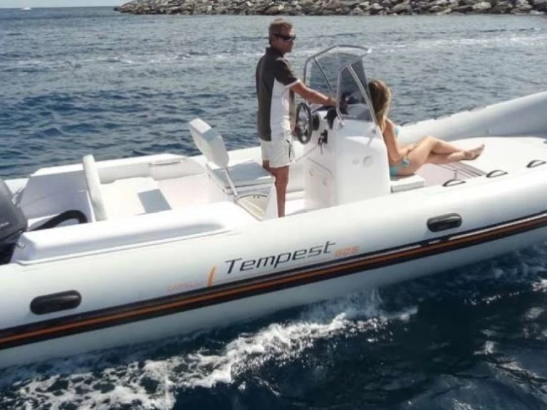 Ein Capelli Tempest 630 mieten in Port-Haliguen