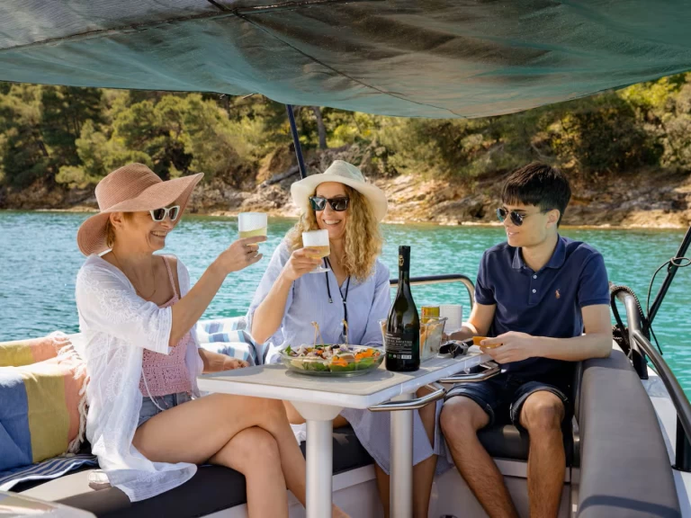 Ein Axopar 28 cabin mieten in Zadar