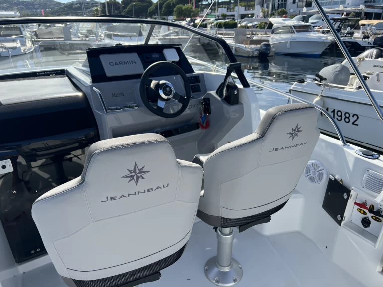 Jeanneau Cap Camarat 755 WA mieten Les Issambres