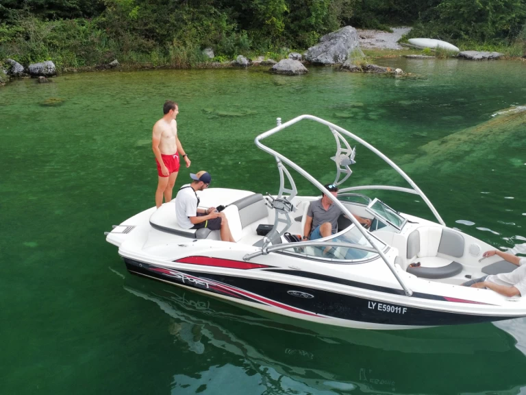 Motorboot mieten in Aix-les-Bains zum besten Preis