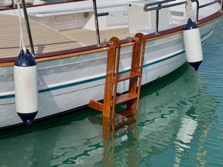 Ein Medvolt Marine M7 mieten in Club Náutico Moraira