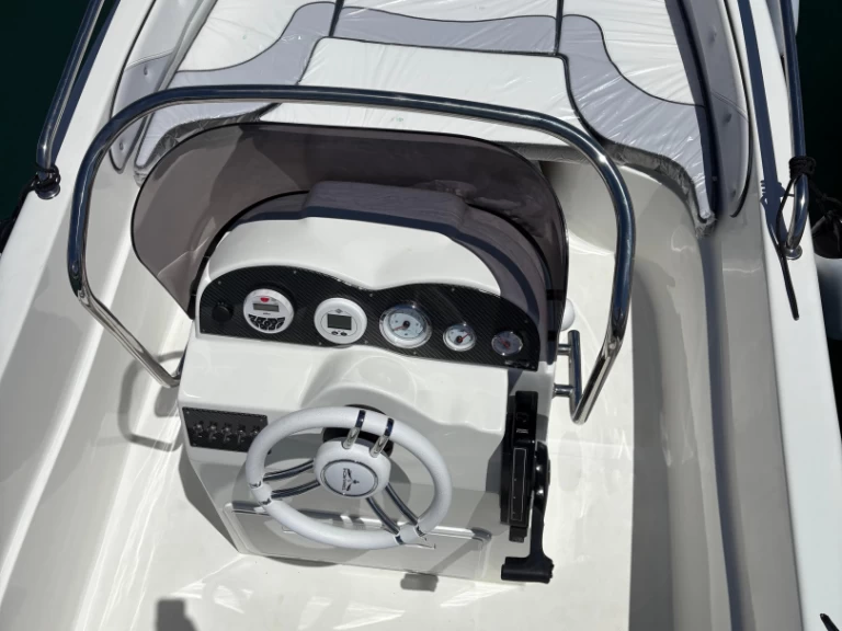 Motorboot mit oder ohne Skipper Trimarchi mieten in La Spezia