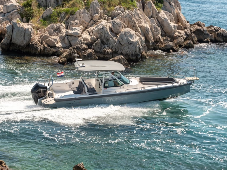 Ein Axopar Axopar 28 T-Top mieten in Trogir