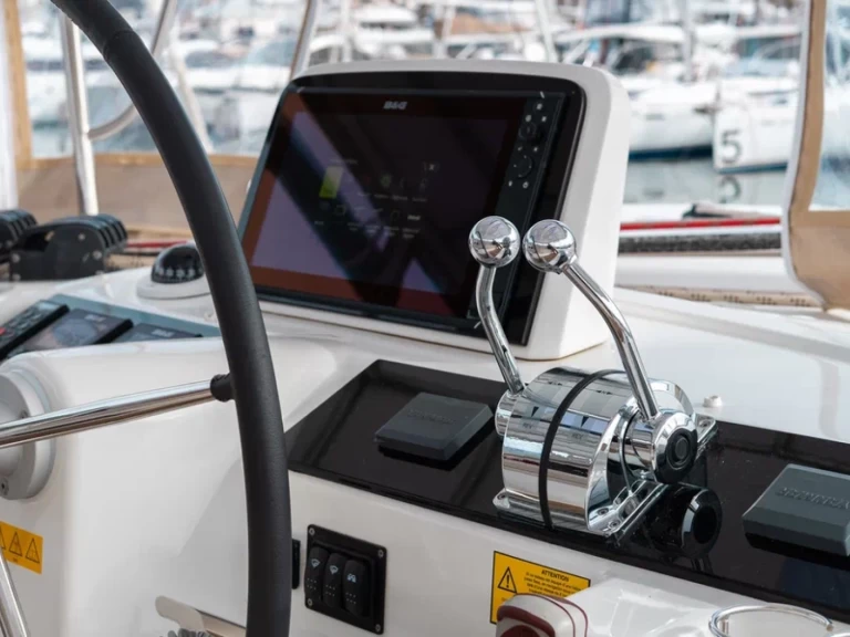 Katamaran mit oder ohne Skipper Lagoon mieten in Tivat