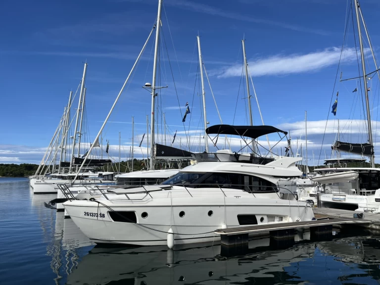 Vermietung Motorboot Bavaria mit Führerschein