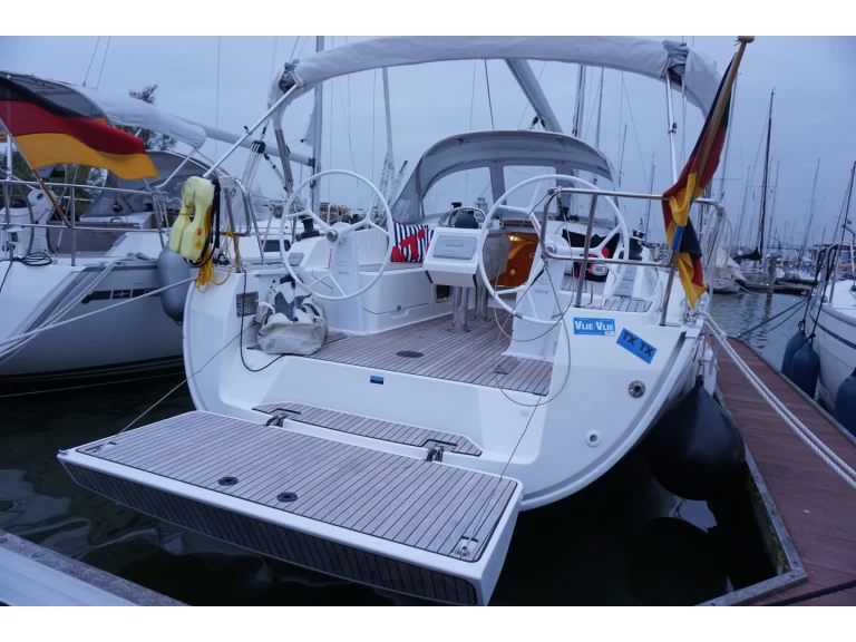 YachtCharter in Lemmer - Bavaria Cruiser 37 auf SamBoat