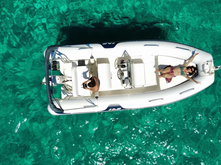 Ein Artigiana-Battelli classic mieten in Porto San Paolo