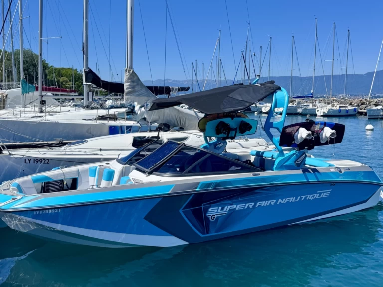 Ein NAUTIQUE BOAT COMPANY SUPER AIR NAUTIQUE G23 mieten in Yvoire