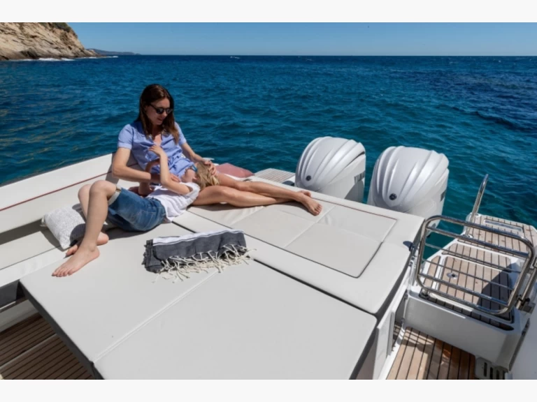 Boot mieten Hyères günstig Cap Camarat 9,0 WA