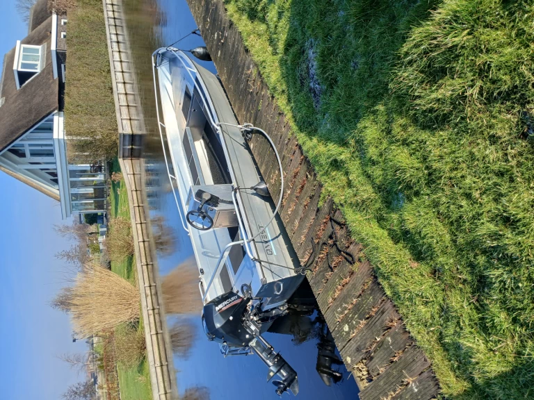 Ein qwest r500 mieten in Vinkeveen