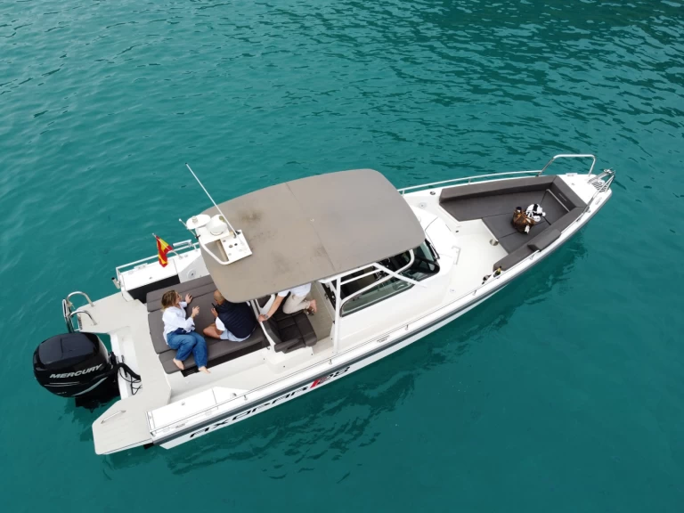 Motorboot mieten in Club Nàutic Santa Ponsa zum besten Preis
