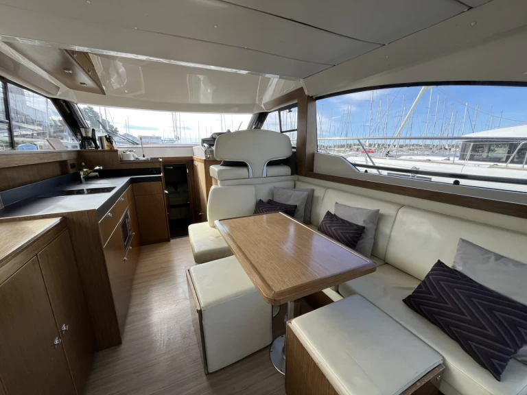 Bavaria Virtess 420 Fly mieten Šibenik