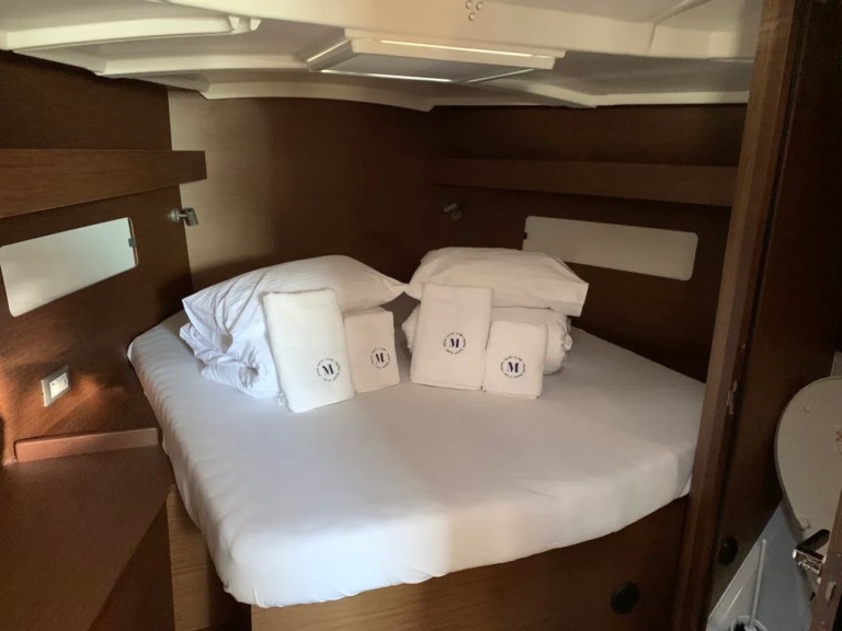 Ein Bénéteau Oceanis 40.1 mieten in Trogir