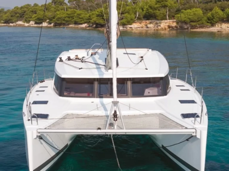Ein Fountaine Pajot Lucia 40 mieten in Cogolin