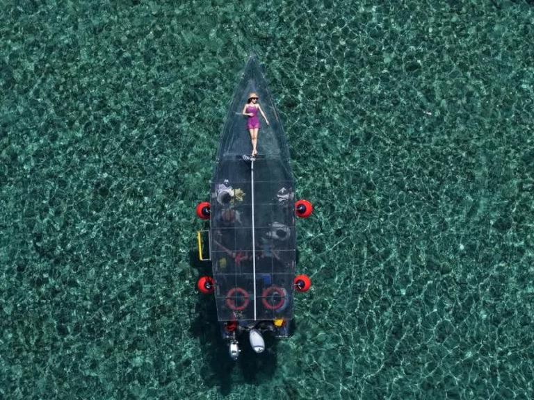 Ein Custom Made Clear boat mieten in Kerí